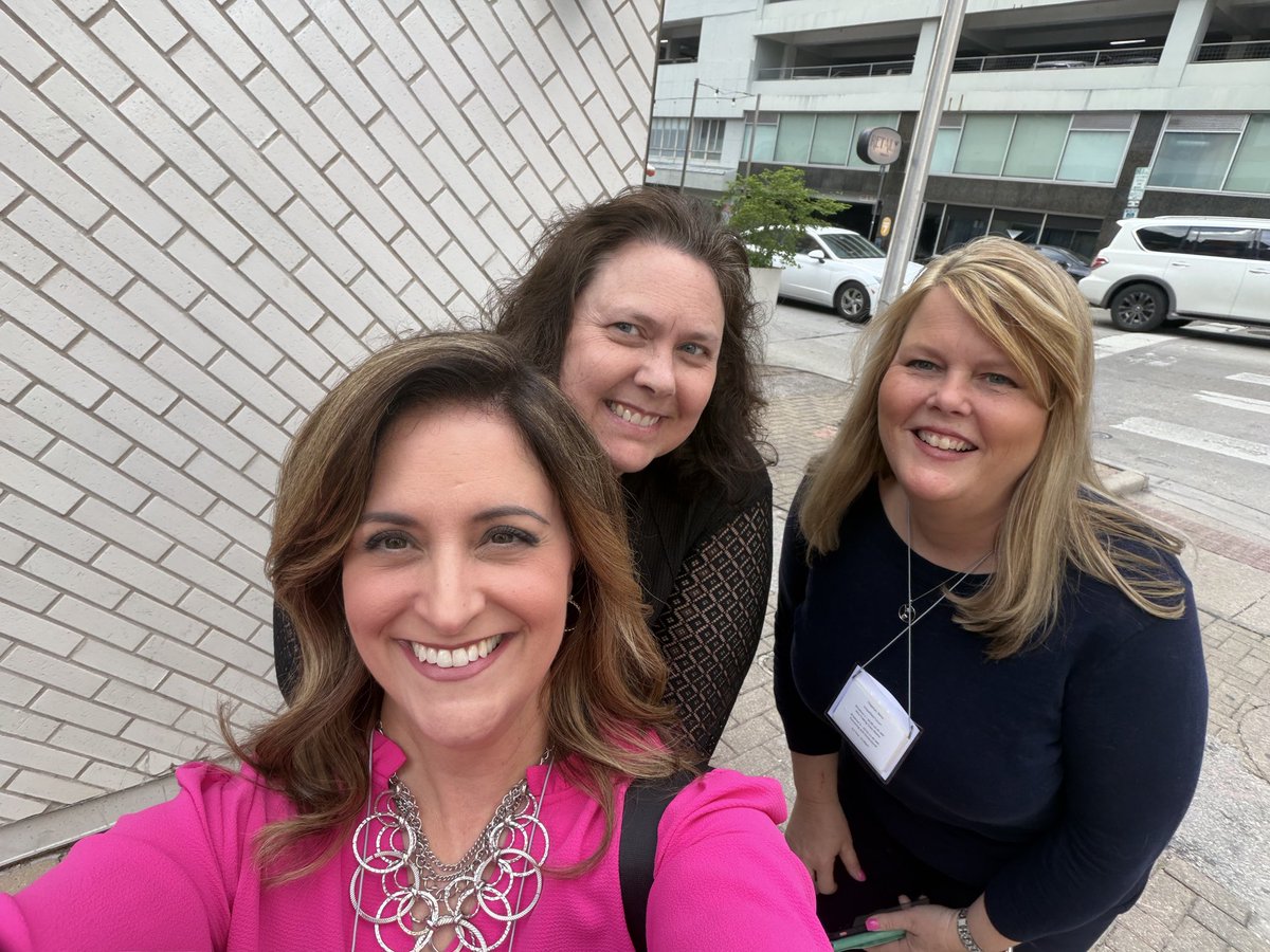 ginajoynes's tweet photo. A few weeks ago, I traveled to Austin to represent West Virginia’s SMART529 Education Savings Plan at Dimensional’s Institutional Symposium. It was a quick trip, but I learned A LOT! Always great to be back in the Lone Star State! ⭐️💵🤗 https://t.co/z9mGPQudun