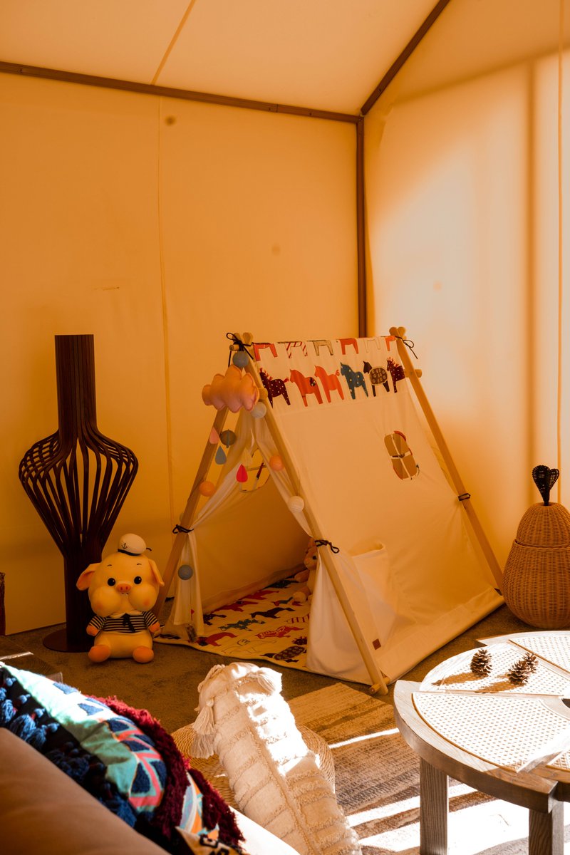 bunnacraeg's tweet image. "Old stuff sorted! Turn cluttered corners into cozy nooks—10 mins, 1 bin, 1 fresh start.  #DeclutterJoy #OldItemsRevamp"