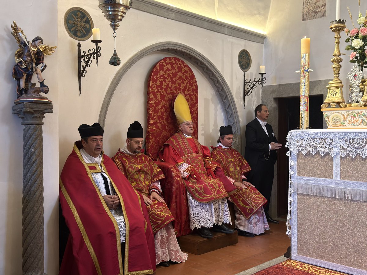 Arcivescovo Carlo Maria Viganò tweet media