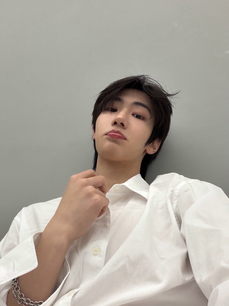 신연 tweet media