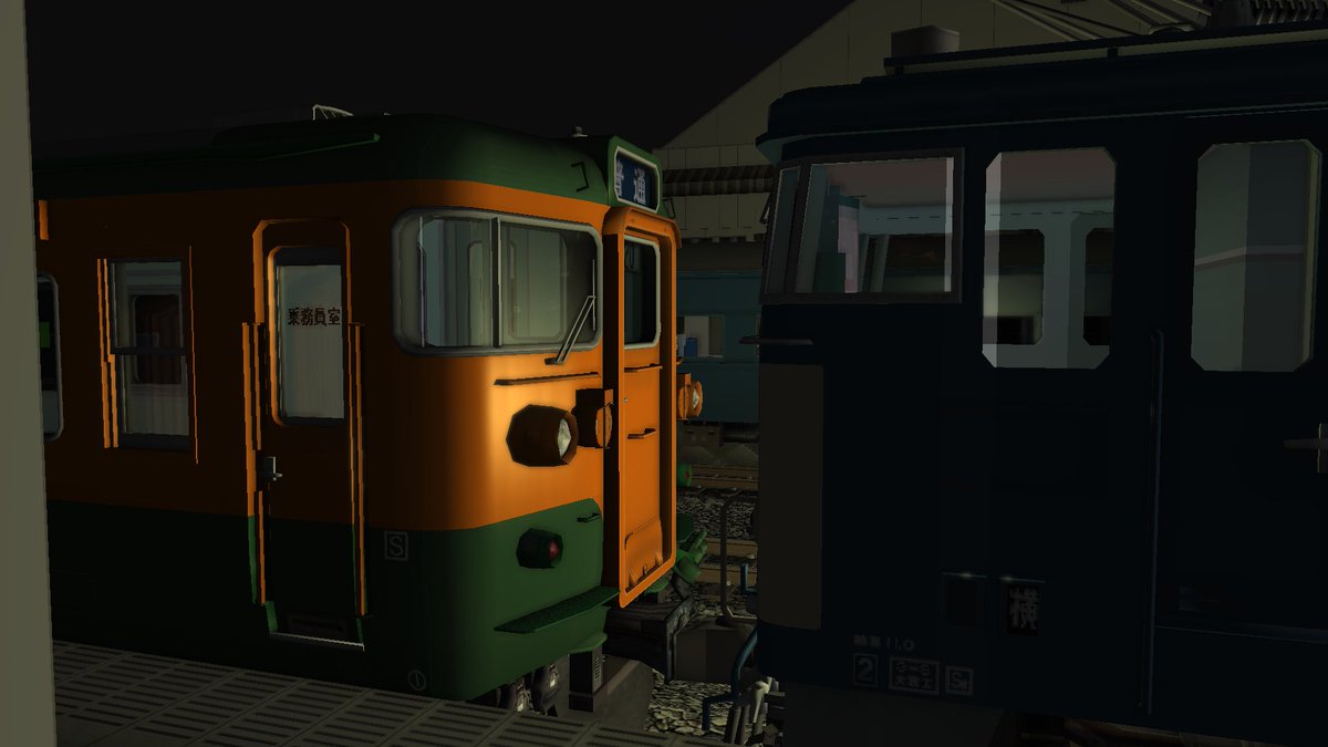 vrmtokyobuildin's tweet photo. 真夜中の軽井沢駅に停車中の、旧型客車の急行・越前と、14系の急行・能登。そして、早朝の始発の115系・高崎行の発車準備中。国鉄時代の頃の夜行列車をイメージしたスクショです。EF62形電気機関車があると完璧だと思うので、是非モデリングをお願いします。#vrmjp #VRMNX #鉄道模型シミュレーター https://t.co/BFl1UEGFnA