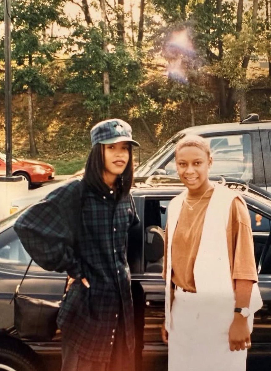 AaliyahLegion's tweet photo. New rares 😍 https://t.co/M2yZQ2NWkE