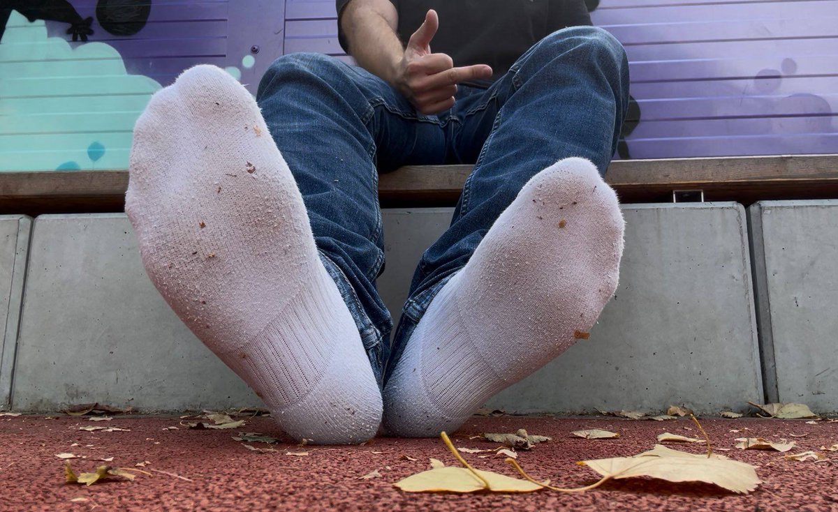 footboyjustin's tweet image. Euer Master hat nächste Woche nen neuen Sklaven da macht mal Vorschläge was ich mit ihm anstellen soll😈⛓️🧎‍♂️
 
Your Master is meeting a new slave next week so let me know what you wanna see me do to him😈🔥

#socks #füße #master #sklave #sub #boyfeet #dom #alpha  #slave  #feet