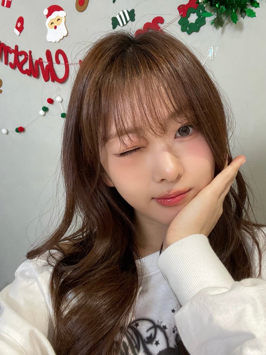 코리 tweet media