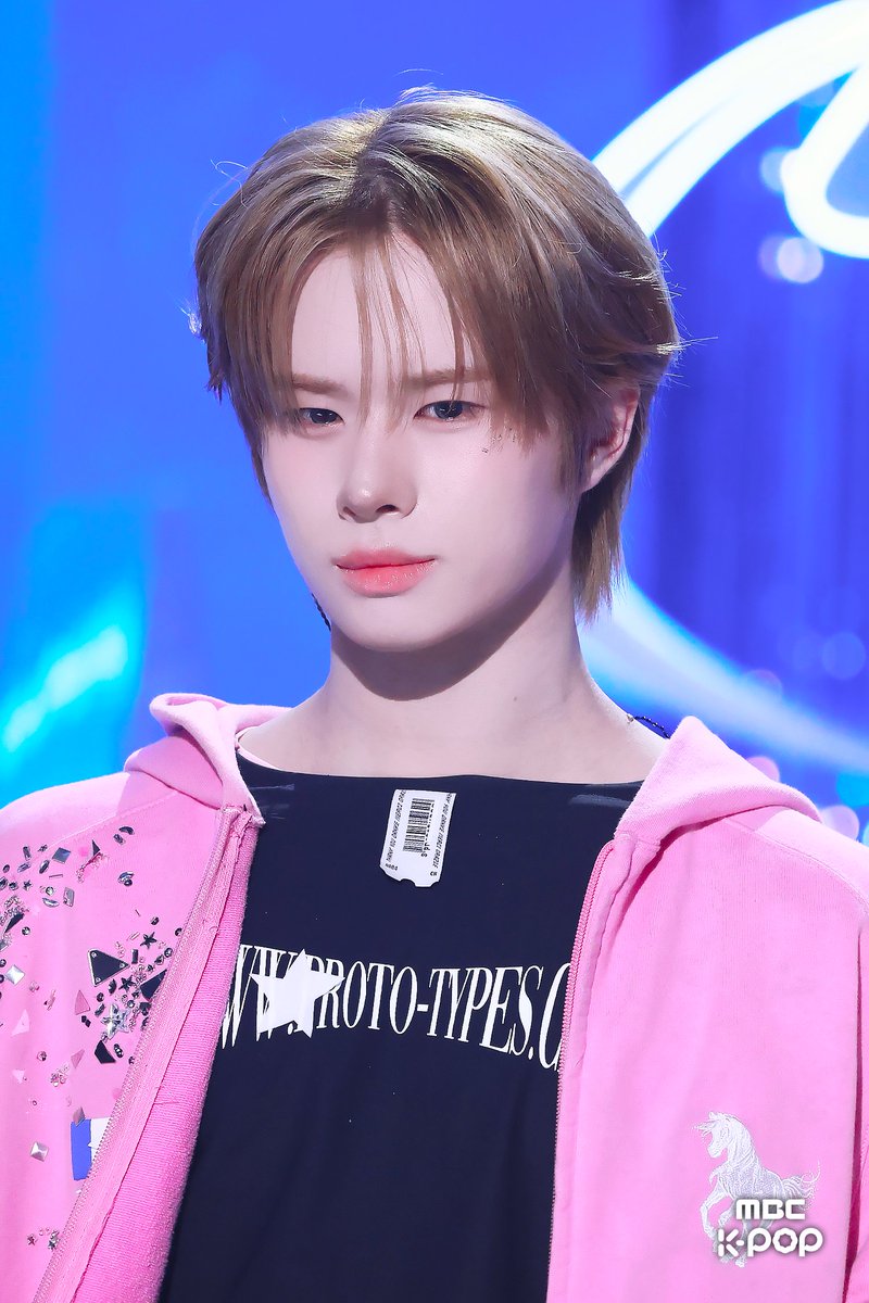 TWS_INTL's tweet photo. [PHOTO] 260504

MBC MUSIC CORE ON-SITE PHOTO  — TWS #KYUNGMIN (1/2)

#경민 #TWS #투어스 #247WithUs @TWS_PLEDIS https://t.co/0APezkgUHo