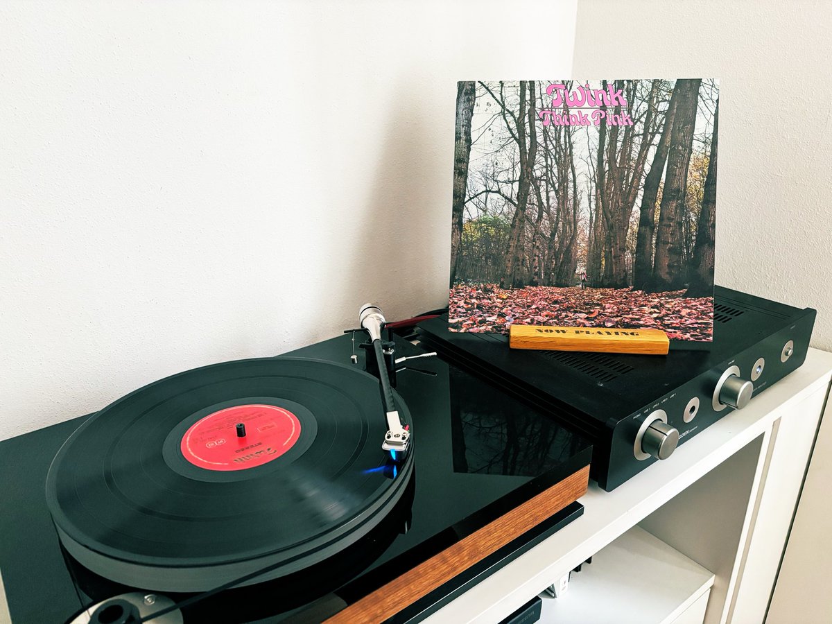 AnalogLLHQ's tweet image. Twink “Think Pink” (Polydor / Sire, 1970), 2020 ThinkPink50th reissue #NowPlaying #vinylcommunity #twitter