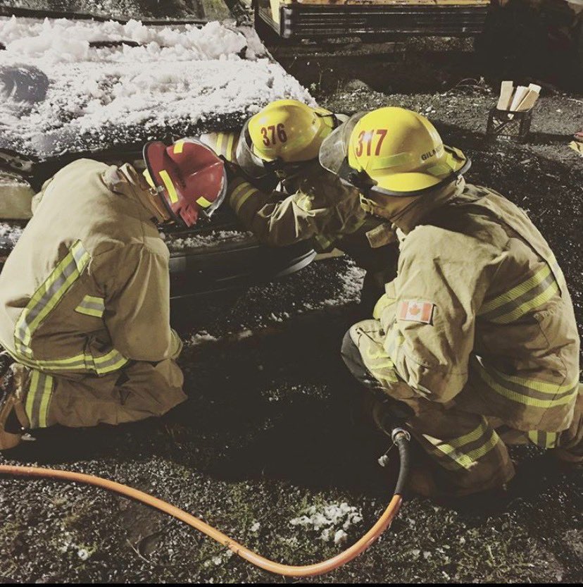 To all our career, volunteer, and retired firefighters: today we celebrate you. Thank you for your dedication, education, and determination to help the residents of Kingston at all times! Those late night calls or afternoon school visits are truly what makes you heroes!

TY KFR!