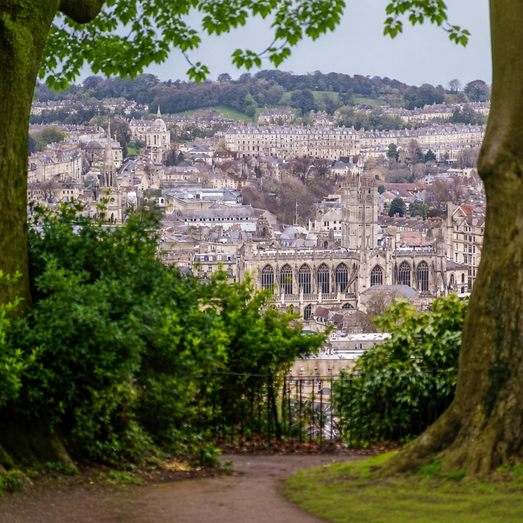 WOIBath's tweet image. Alexandra Park overlooks the city. It is Bank Holiday Monday in Bath. The city centre has many visitors today. Tell us about your favourite lesser-known spot in the BA postcode area. Share your suggestions in the comments.

#Bath #Somerset #BankHoliday #BathLife