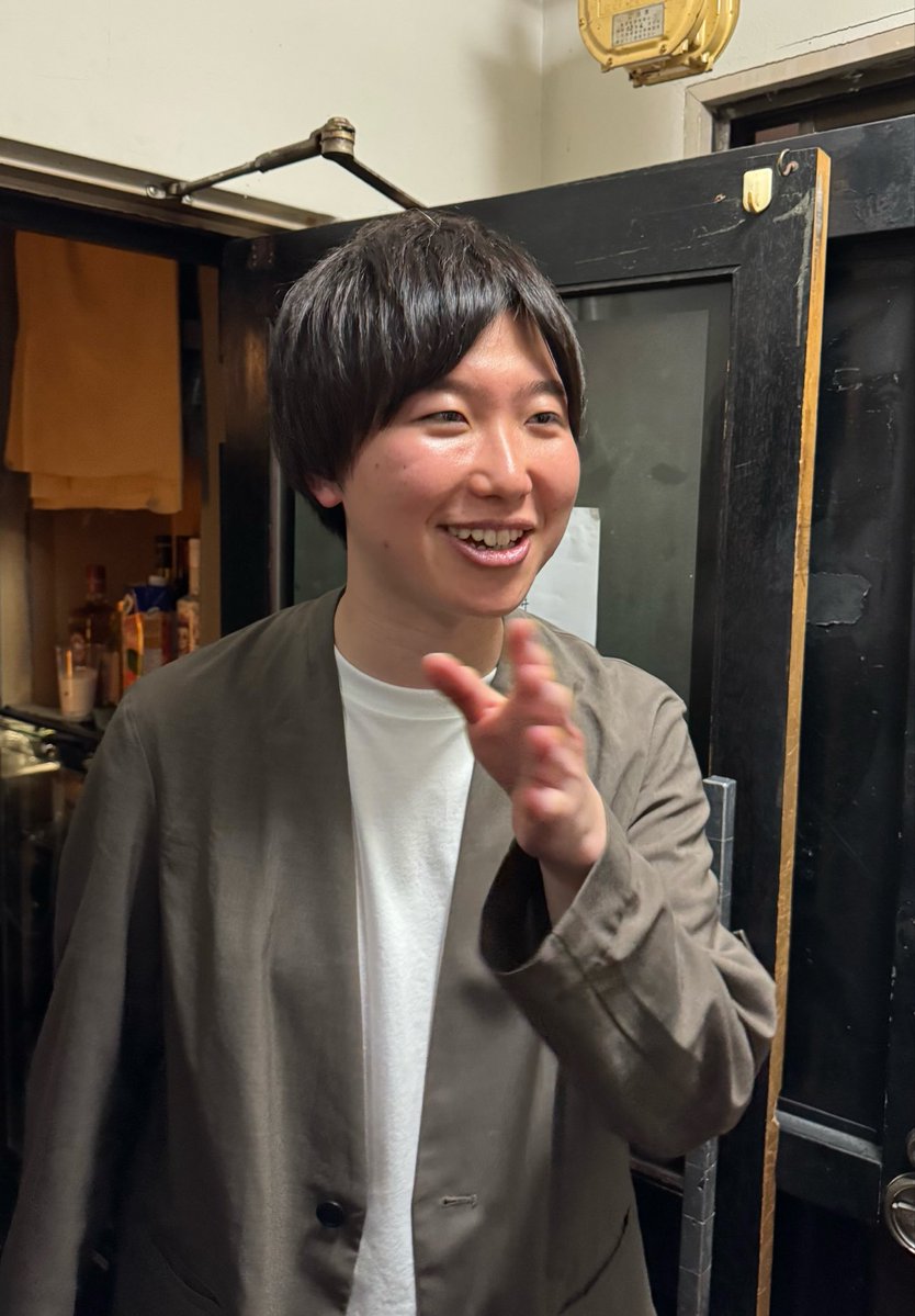 ハチ tweet media