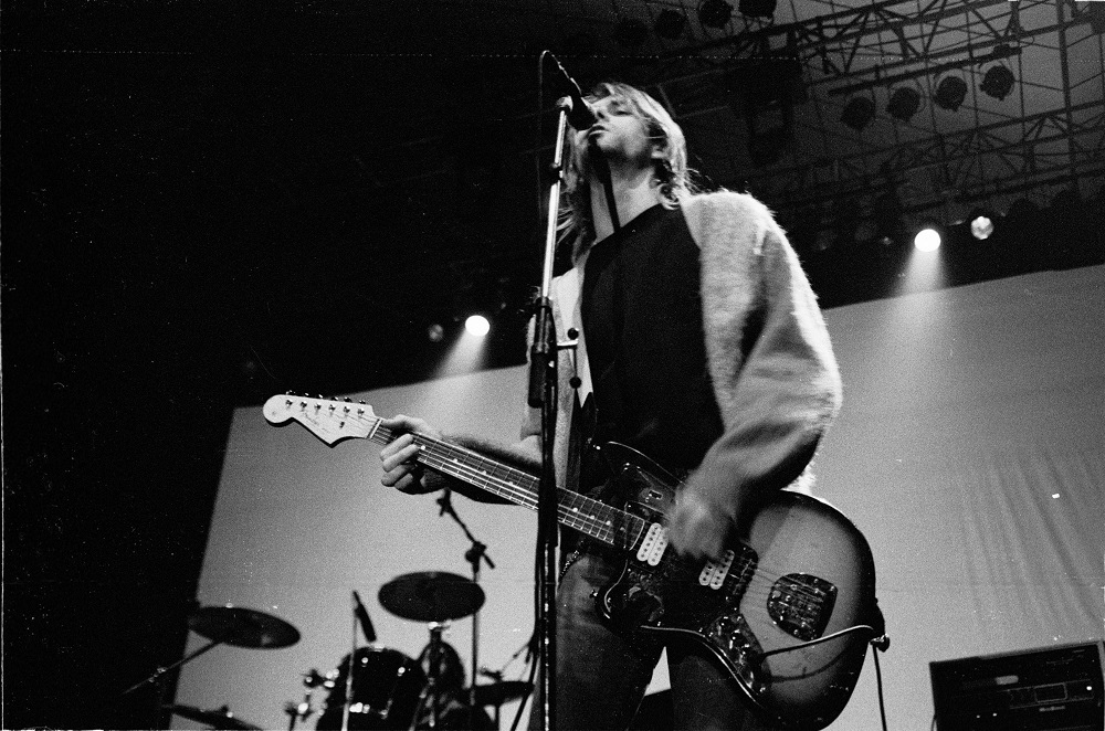 hourly kurt cobain tweet media