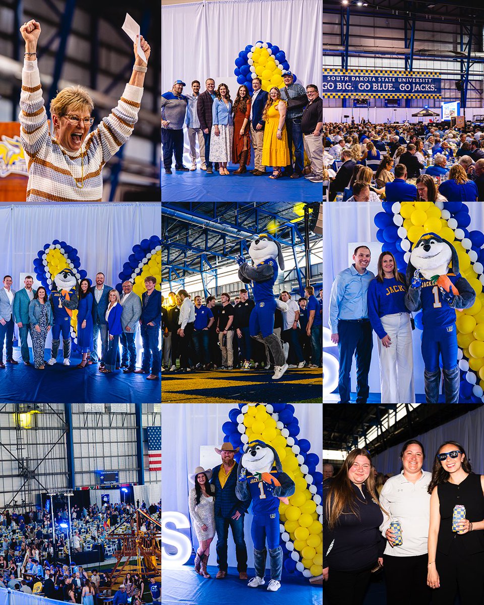 GoJacksSDSU's tweet photo. Jackrabbit Nation hallelujah 💙

#GoJacks 🐰 https://t.co/SLT8ke0wef