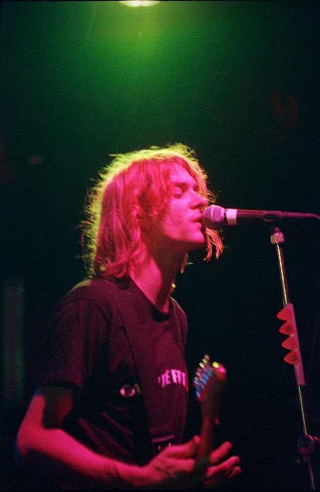 hourly kurt cobain tweet media
