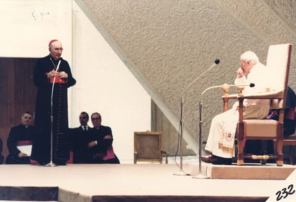 jesuitpatriot's tweet photo. Cardinal Siri &amp; Saint John Paul II https://t.co/LBxGhaIy9j