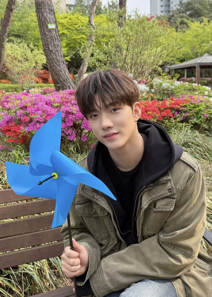 첼 tweet media