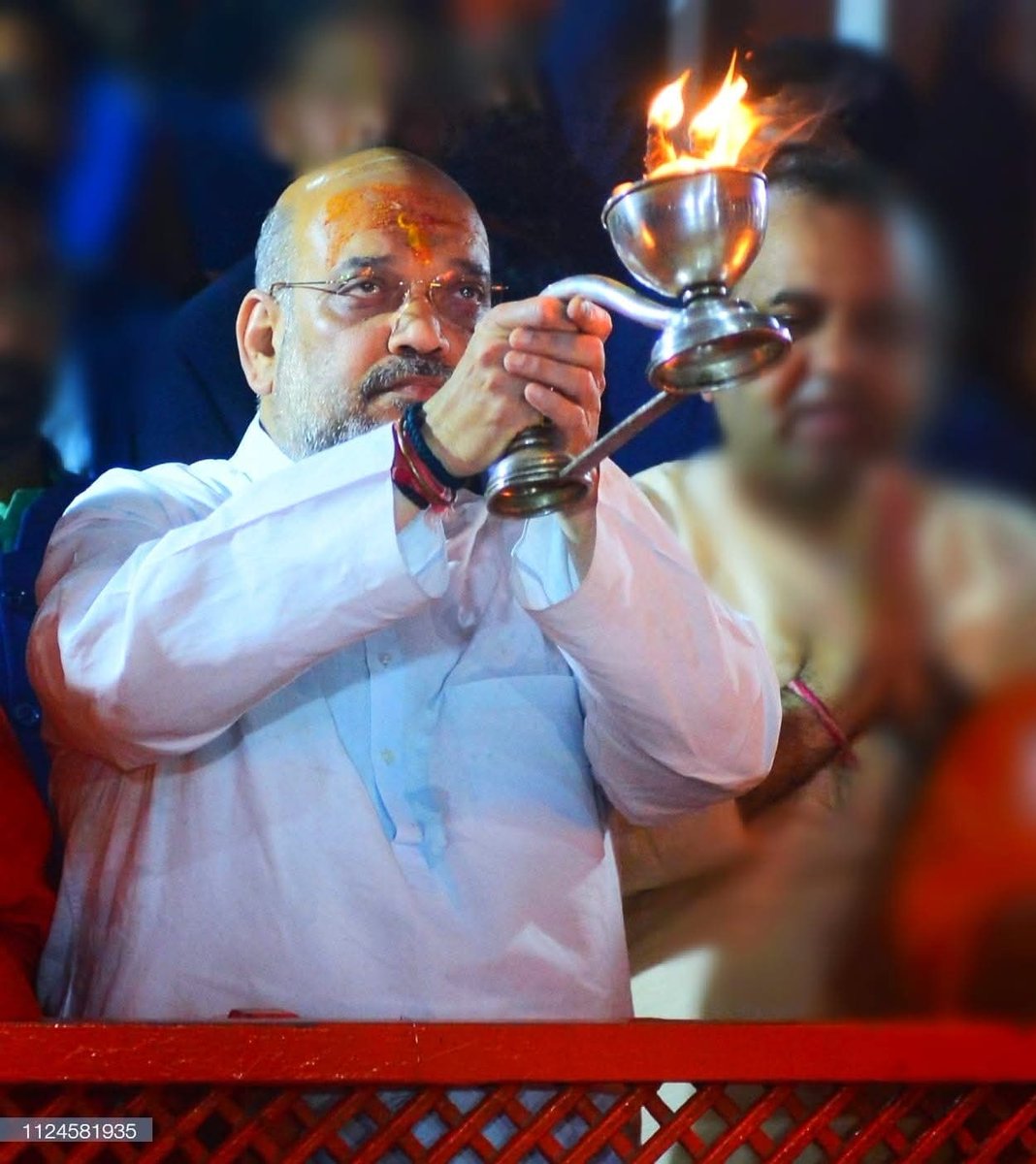 हिन्दूराष्ट्र के निर्मम शून्य आकाश में एकाएक अनेक वर्ण के मेघ रौद्र संवत्सर में उभरे हैं। एक विकट महापरिवर्तन आरम्भ हो चुका है। पहले 370 नाम की दुष्ट धारा का उन्मूलन, फिर श्रीरामजन्मभूमि की मुक्ति, CAA द्वारा विधर्मी राज्यों के निराश्रित हिन्दुओं का स्वागत, हिन्दू तीर्थों का