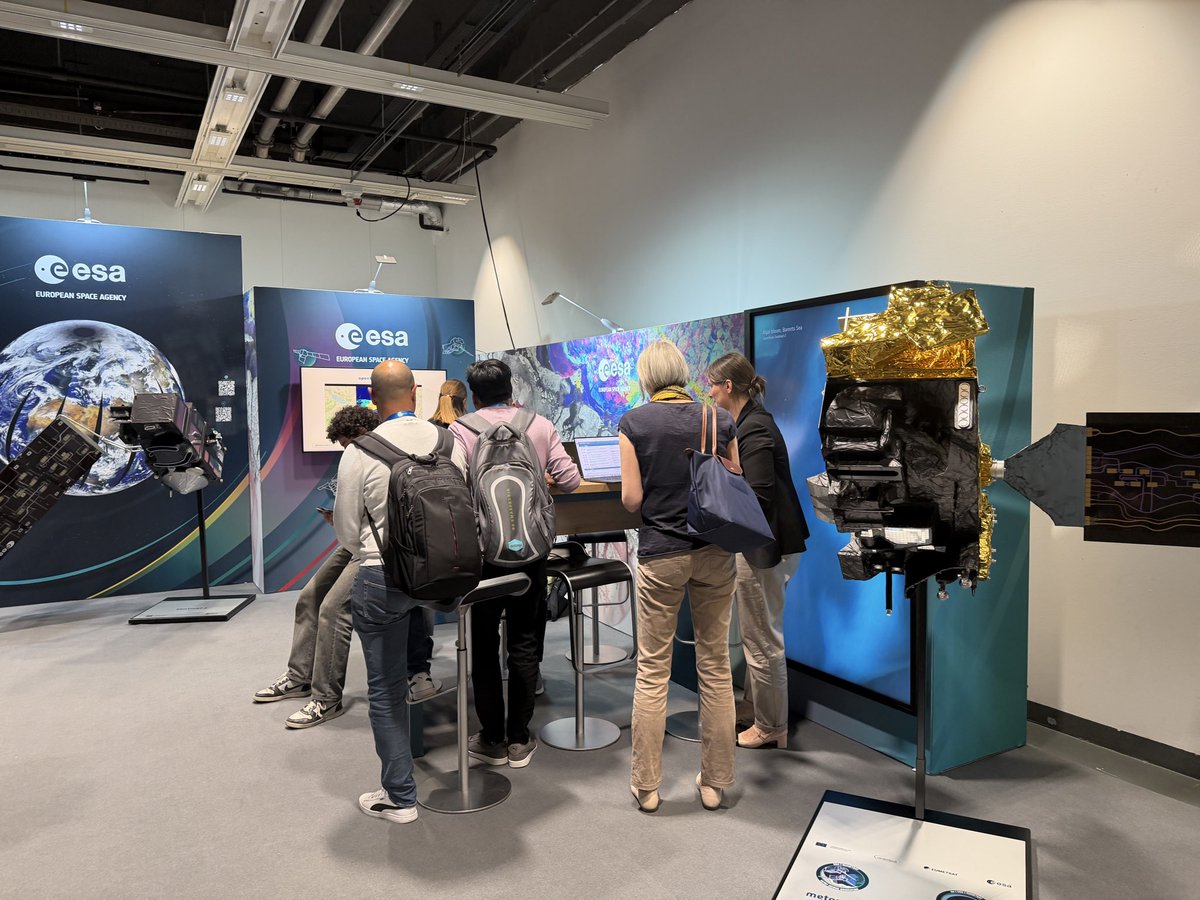 Imad_Janbain's tweet photo. #EGU26 has officially started in Vienna 🇦🇹

If you're working on #Deep_Learning , #InterpretableML , or environmental ML,  I'm 📍 at EGU all week. Coffee chats welcome :)
🗓 Presenting Wed 6 May, 15:15 CEST, Room B, Session HS 🔗

https://t.co/LJsB76rUx0 https://t.co/SdtClpXHKy