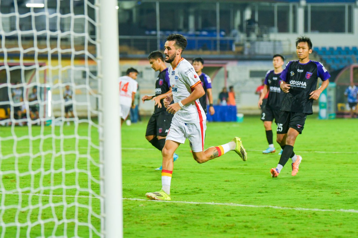 bengalurufc's tweet image. Ice in his veins! 🥶

Braian Sanchez scores his 4th goal of the campaign to draw us level in #OFCBFC! 

#WeAreBFC #ISL12 #Jotheyali
