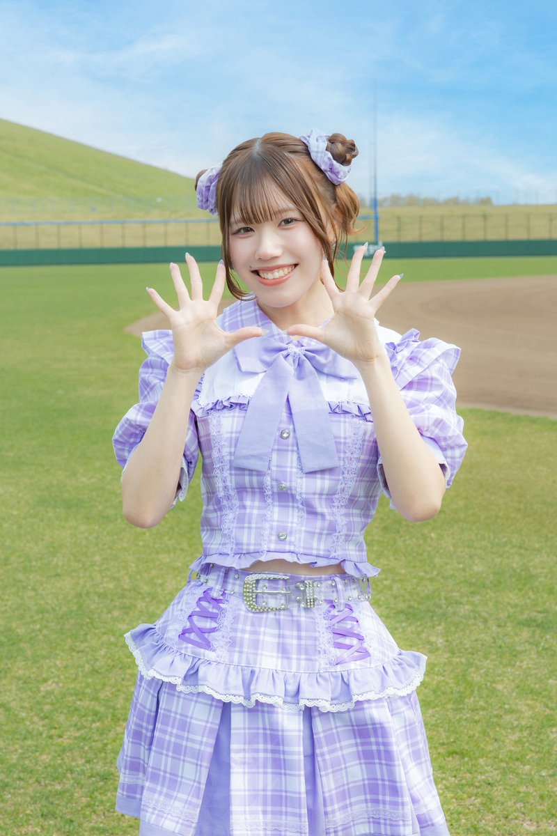 BYBBiT_STAFF's tweet photo. 【  個人アー写公開   】

▶︎ 朝比奈ろこ( @roko_bybbit )
▶︎ パープル担当💜
▶︎ 自分だけのとびっきりの笑顔
▶︎ MBTI 「INFP」

#ビビッと https://t.co/Z7YzMU607t