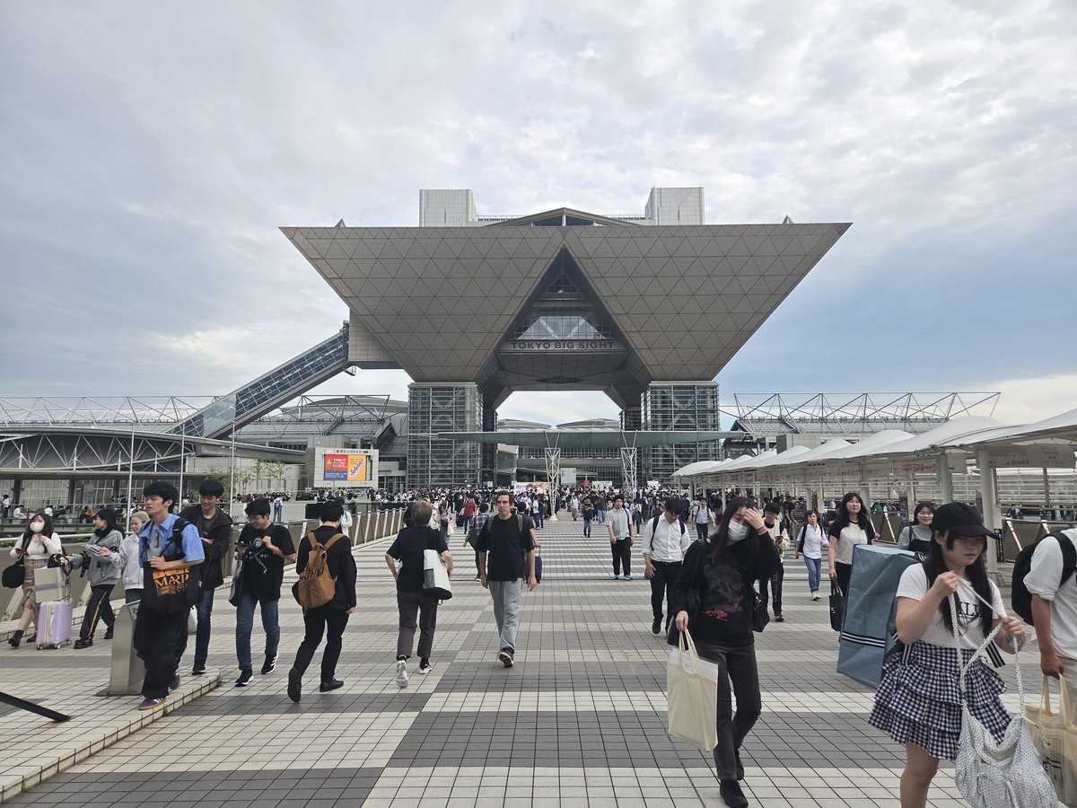 めかまる。 tweet media