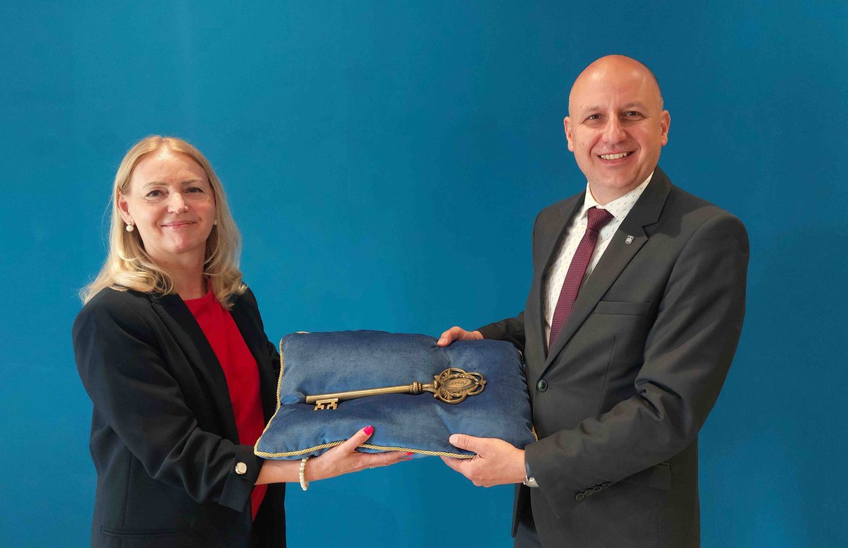 EU_CEPOL's tweet image. ✨Today marks the first day of Jan Pecháček as #CEPOL Executive Director.

🛡️He will lead the agency in strengthening law enforcement capacity, ensuring officials are equipped to respond to emerging security threats.

#EUSecurity #LawEnforcement #SafeEU #ProtectEU