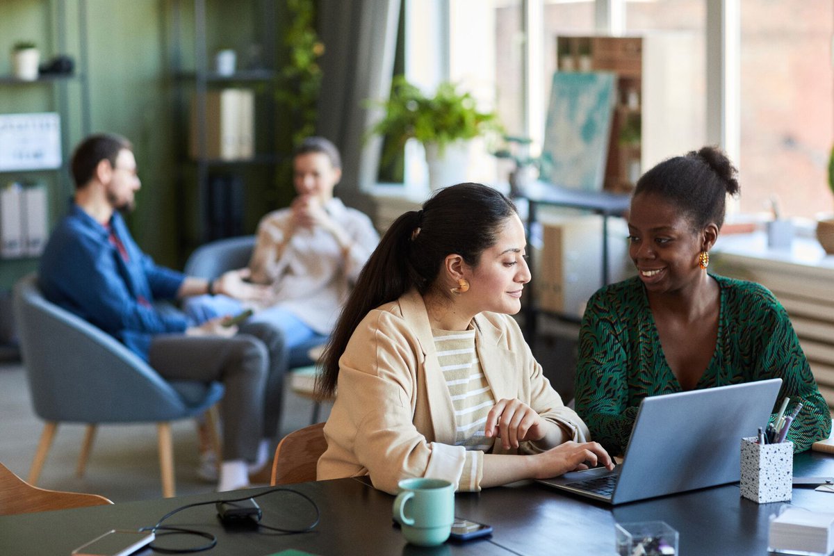 audreytipsfr's tweet image. #ecommerce 🎴 Vendre des services : L'expérience client remplace le produit
🤝 89% des clients scrutent les avis avant d'acheter
🔍 Misez sur la transparence, la vidéo et le détail
📅 Hérez le temps réel, les stocks et les agendas

•
✍️ @PrestaShop
buff.ly/u8vPU66