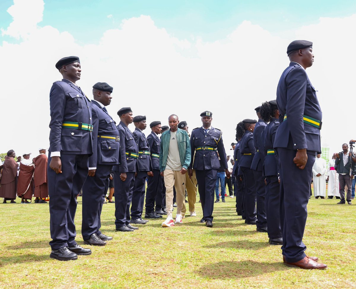 KorirOfficial's tweet photo. World marathon record holder Sebastian Sawe was accorded a grand reception in Kapsabet following his historic sub-two-hour triumph at the London Marathon, a moment that brought together legendary retired athletes and current stars in a powerful celebration of Kenya’s athletics excellence!