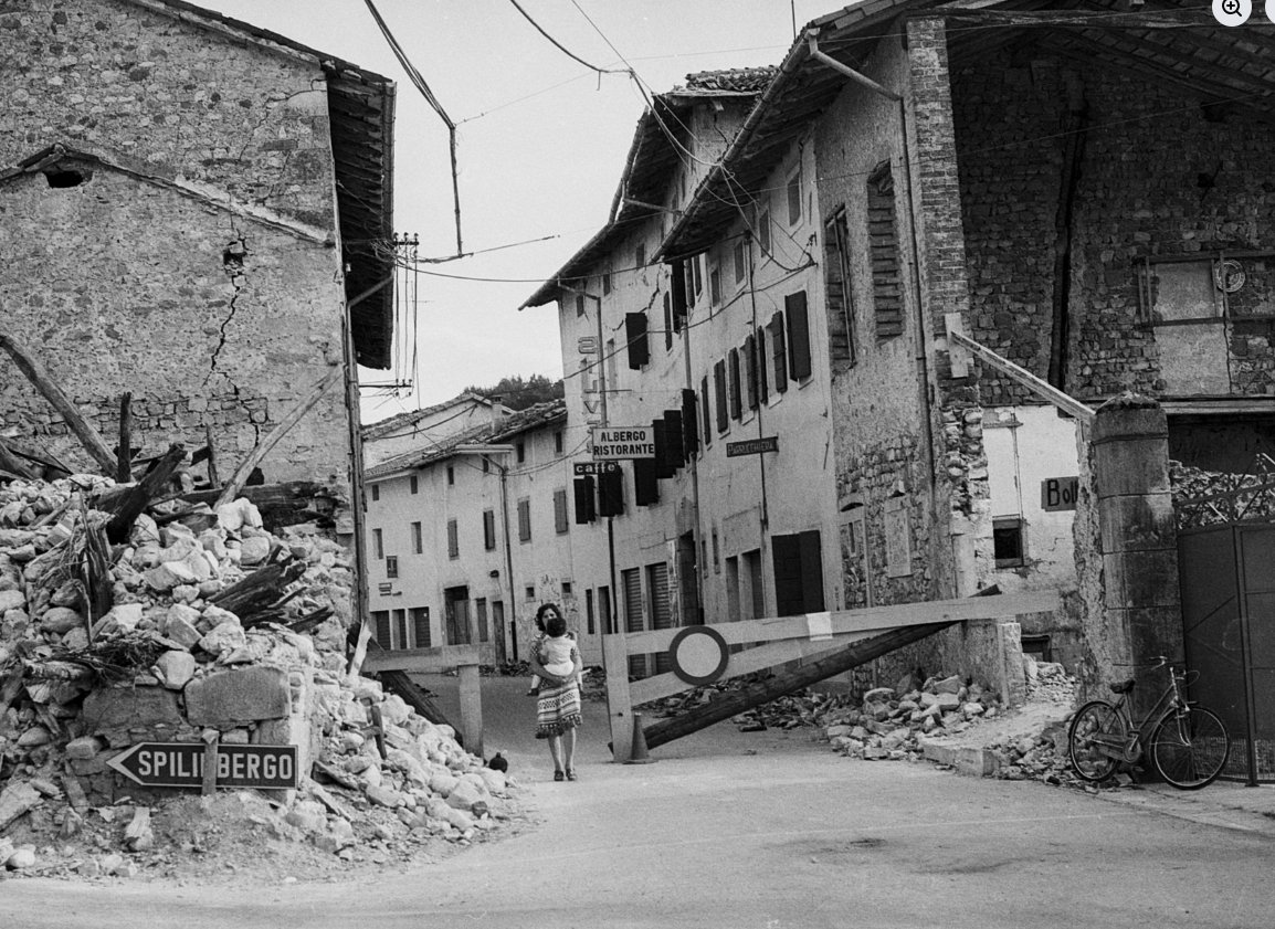 regioneFVGit's tweet photo. Nel terremoto del 1976 in Friuli, le donne furono molto più che testimoni del dolore.
A loro dobbiamo una parte profonda della rinascita del Friuli: una ricostruzione fatta non solo di case, strade e campanili, ma anche di coraggio, solidarietà e memoria.
Grazie. Ieri come oggi. https://t.co/0rytTH1Snd