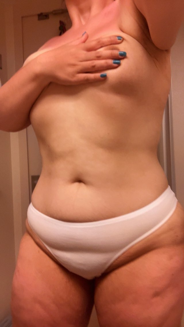 slutacornsquash's tweet photo. rail me in a shower the size of a postage stamp? 
#nsfwtwt #goonfuel #pornprincess #chubby #bbw #sunburned #cruise #tanlines https://t.co/9hqxg2Hcyf