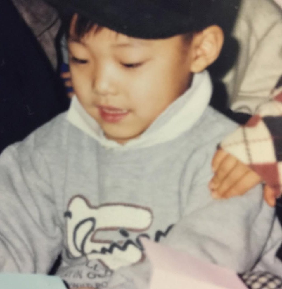 DandiDwan's tweet photo. 아기 모습 고대로 큰 우도환 언제 안귀엽나요 🥹 https://t.co/oV5GrwHfqK