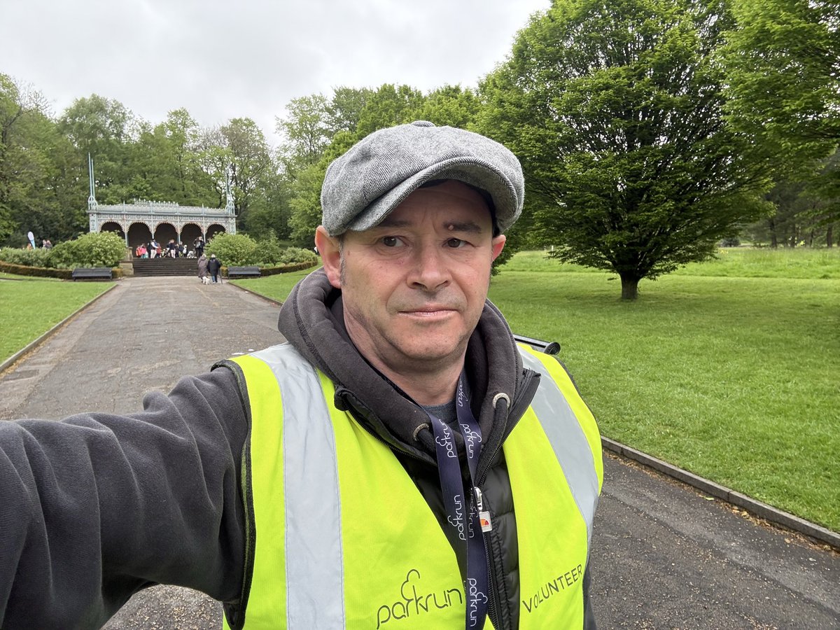 markcasella's tweet photo. Celebrating my 200th @parkrun volunteer day with @Alexjnrparkrun 

Giving back and helping is easy and so worthwhile https://t.co/b31KzFuvEf