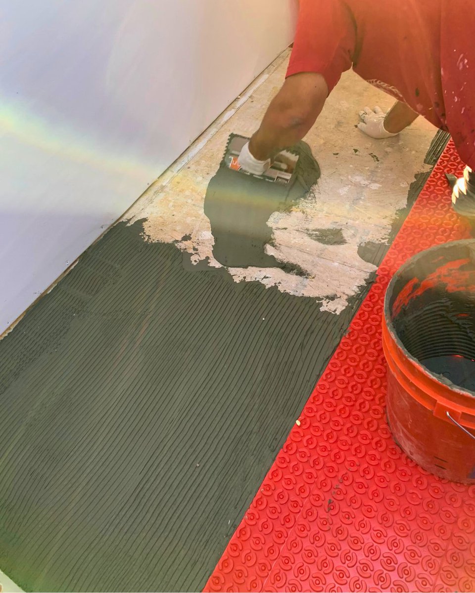 warmupinc's tweet image. This couple needed compact, off-grid heating that would protect the subfloor in their tiny home. 🛻

Our anti-fracture DCM-PRO System protects their subfloor &amp;amp; discreetly saves space.

🔗Click the link in our bio to read the case study 👈

#TinyHome #RadiantHeat #InteriorDesign