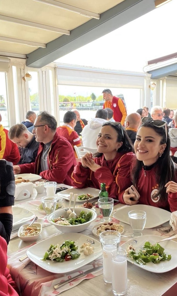 Elif Hcr Kürkçü 💛❤️ tweet media
