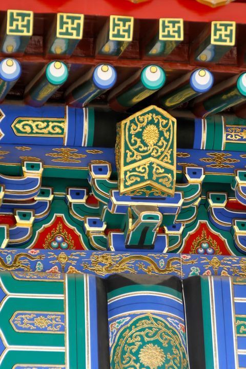 CenturyCruises's tweet image. 😍 #DidYouKnow 
Traditional Chinese architecture often features a “dougong” — interlocking, weight-bearing wooden brackets placed between column tops and cross-beams. A brilliant blend of function and artistry! 🏯

#China #Travel #Cruise #YangtzeRiver #ExploreChina