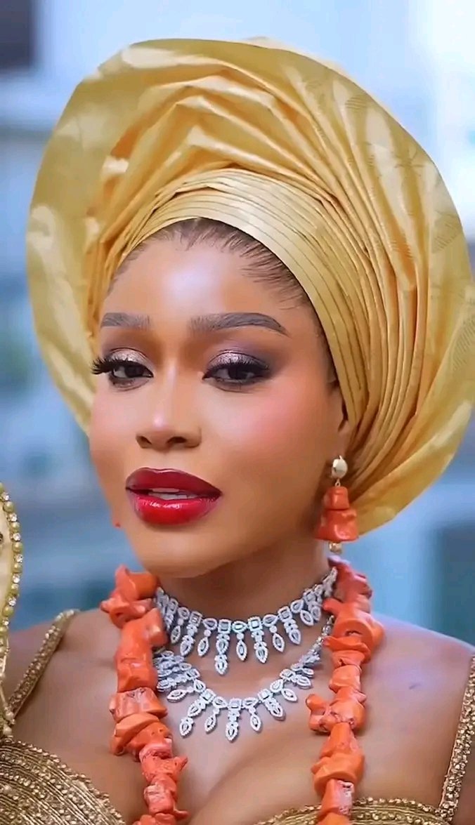 ChidubemEd13607's tweet photo. The Latest bride in town🤭

So much in love with this movie 😘🥰 https://t.co/8cVBzI20Vd