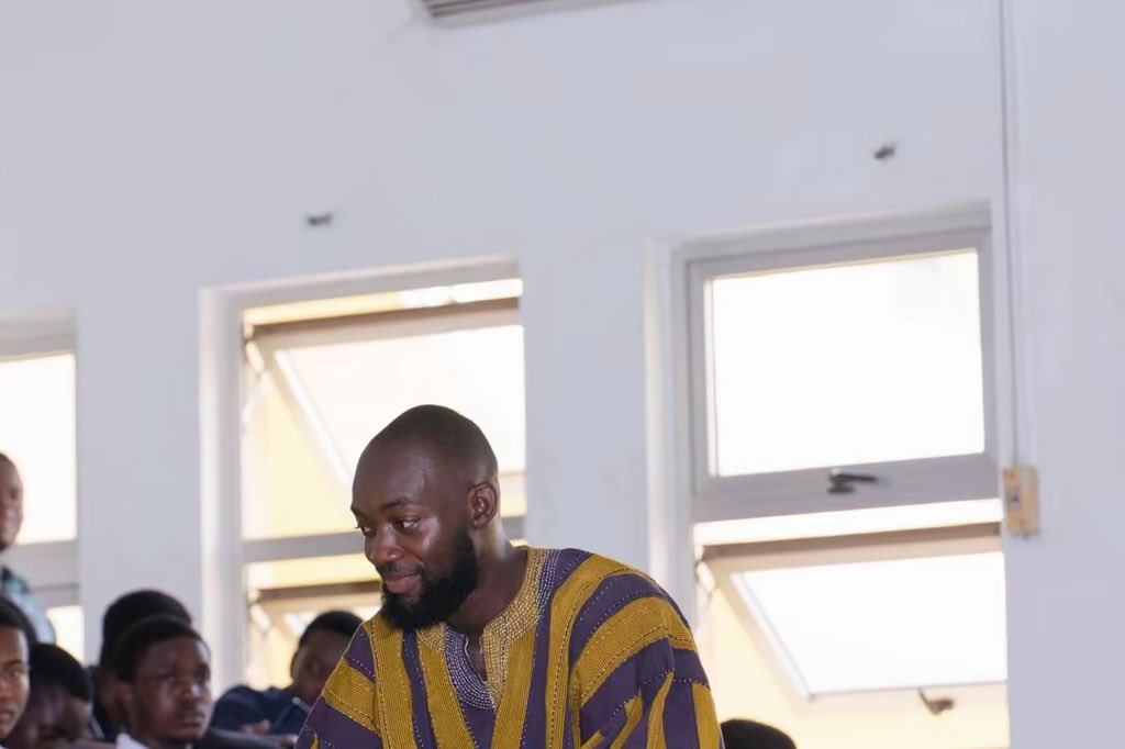 Ashtownnboy's tweet photo. FORSTELL IS HERE KNUST🫵🫵🔥🔥

When tough times come, I call on God and He has never disappointed me 🙇‍♂️

Dear God and the entire KNUST student body, I present to you your servant and a true leader……FORSTELL EHUN.

66th administration bɛyɛ yie aaa ɛyɛ  Forstell Ehun 🔥

The Botwe  Boy ❤️🖤 

#Forstell4SRCKNUST #IRONBOY 

Amen 🙇‍♂️❤️🔥