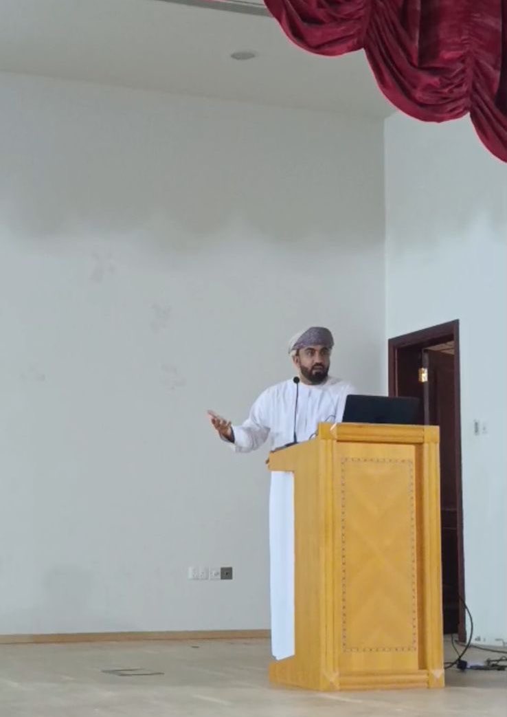 LAWASU1's tweet photo. شارك الدكتور/ فهد بن يوسف الأغبري، أستاذ مساعد في القانون بالكلية في ورشة الحياة الزوجية وحماية الأطفال التي تنظمها لجنة التوفيق والمصالحة بولاية القابل، بورقة حول الأسرة في التشريعات العمانية وإضاءات حول قانون التوفيق والمصالحة. https://t.co/BbTSWDHaXc