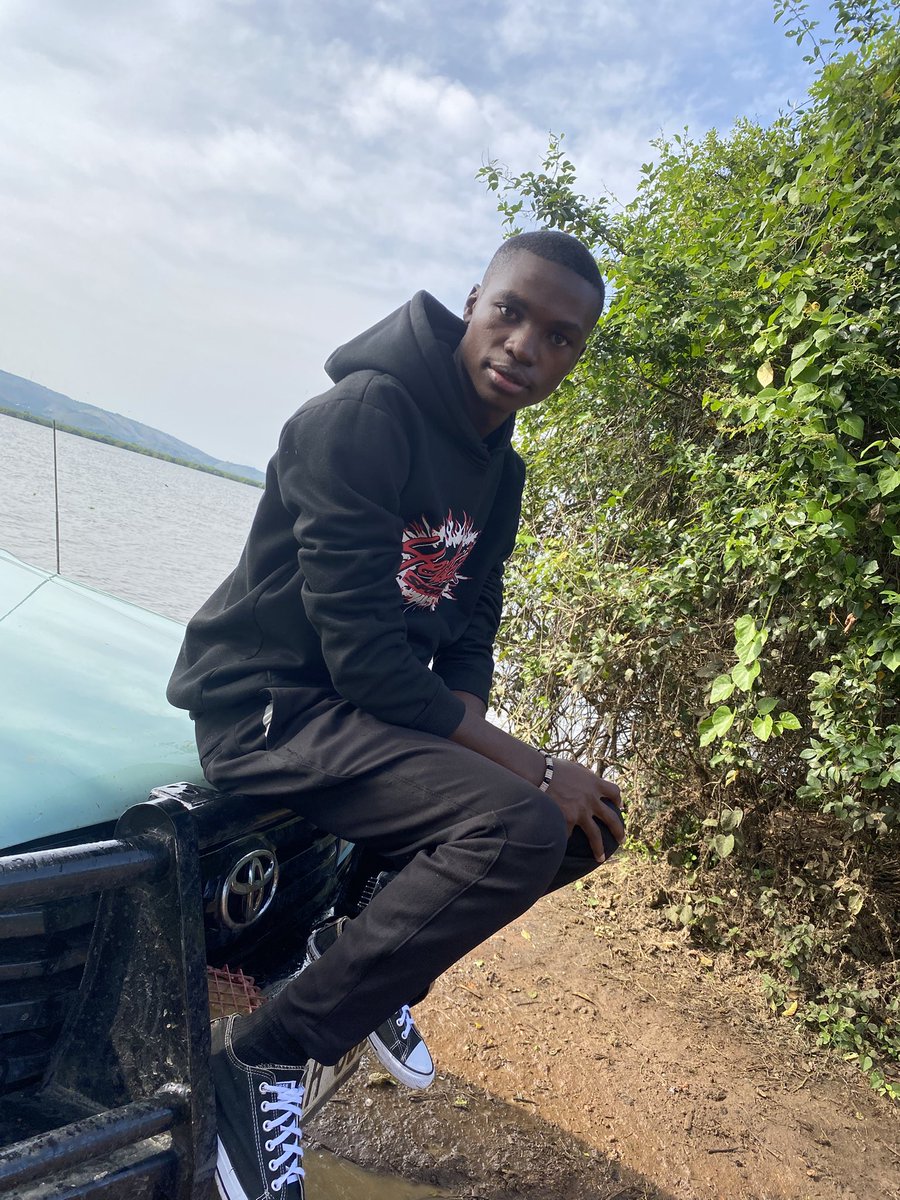 🇨🇿leone the guide🇺🇬 tweet media