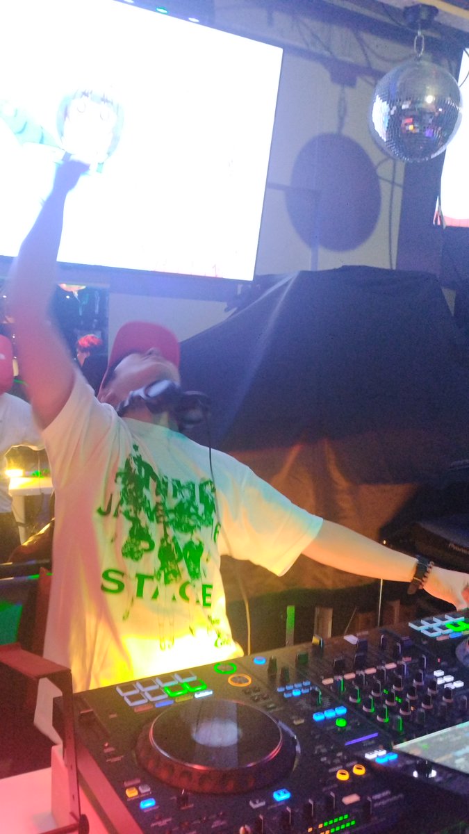 Yuzupeppa's tweet photo. #アニヒル

皆さんナイスDJすぎて途中から泣き上戸入りほとんど自分のDJの記憶がないｗ
なんかめちゃくちゃでしたが本当にお疲れ様でした！！ https://t.co/Mdbo1XYu1k