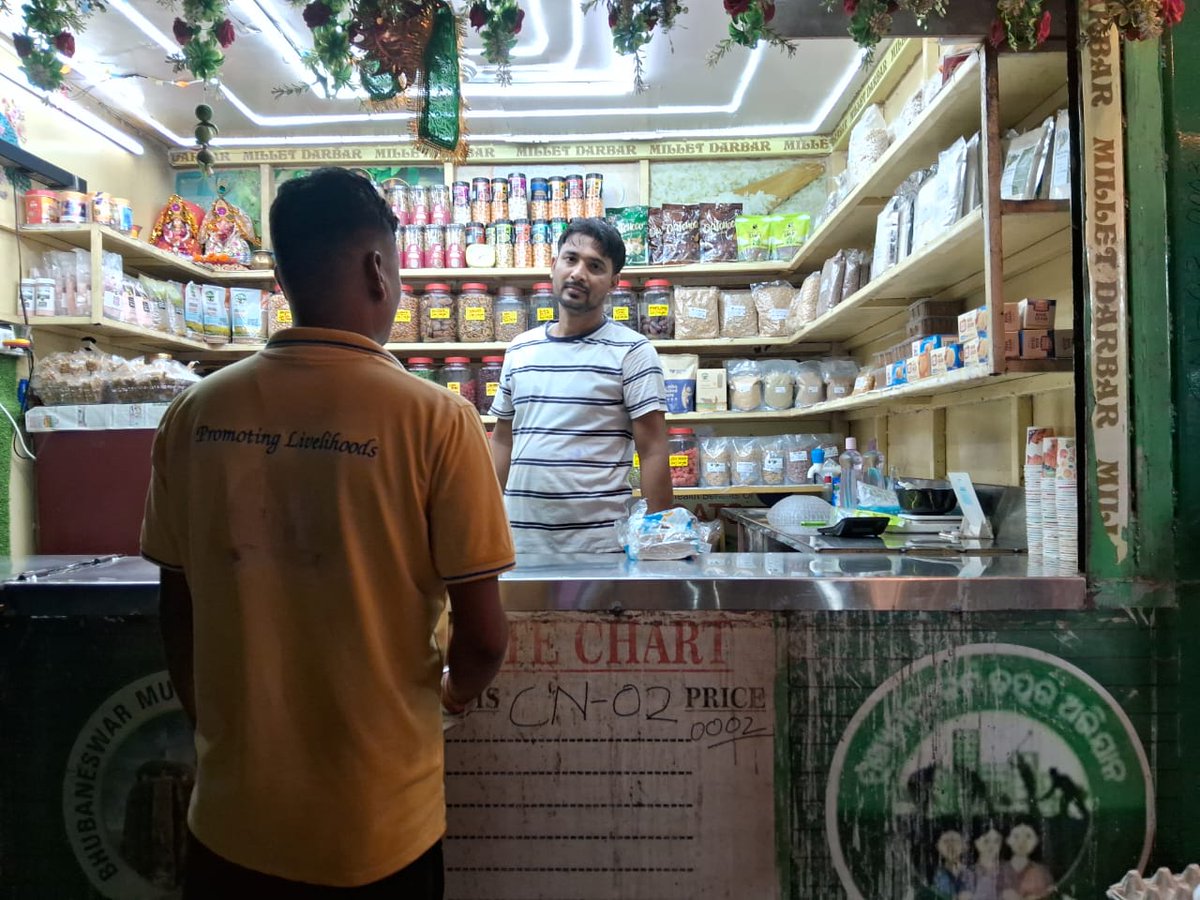 BMWV_BBSR's tweet image. Team Basix, in support of @bmcbbsr, conducted night-time commercial awareness drives—engaging businesses to adopt better waste management practices for a cleaner city. 🌙♻️
#ProudBMC #SwachhDataSe #SwachhBharat #SwachhBhubaneswar #SwachhSurvekshan