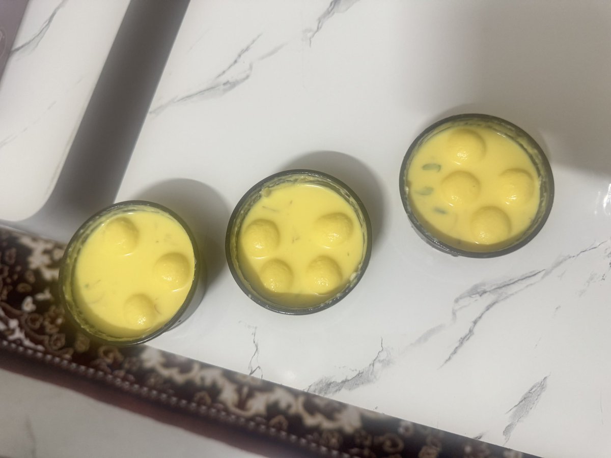 yerusha1992's tweet photo. @zomatocare May I know what is so unclear about the photo that your team cant defrentiate between Rasmalai and Chena Payas? Are they blind? Resturant has also put pictures and then delivered incorrect order and your team is useless. @zomato @deepigoyal https://t.co/fBlLSr7Xn2
