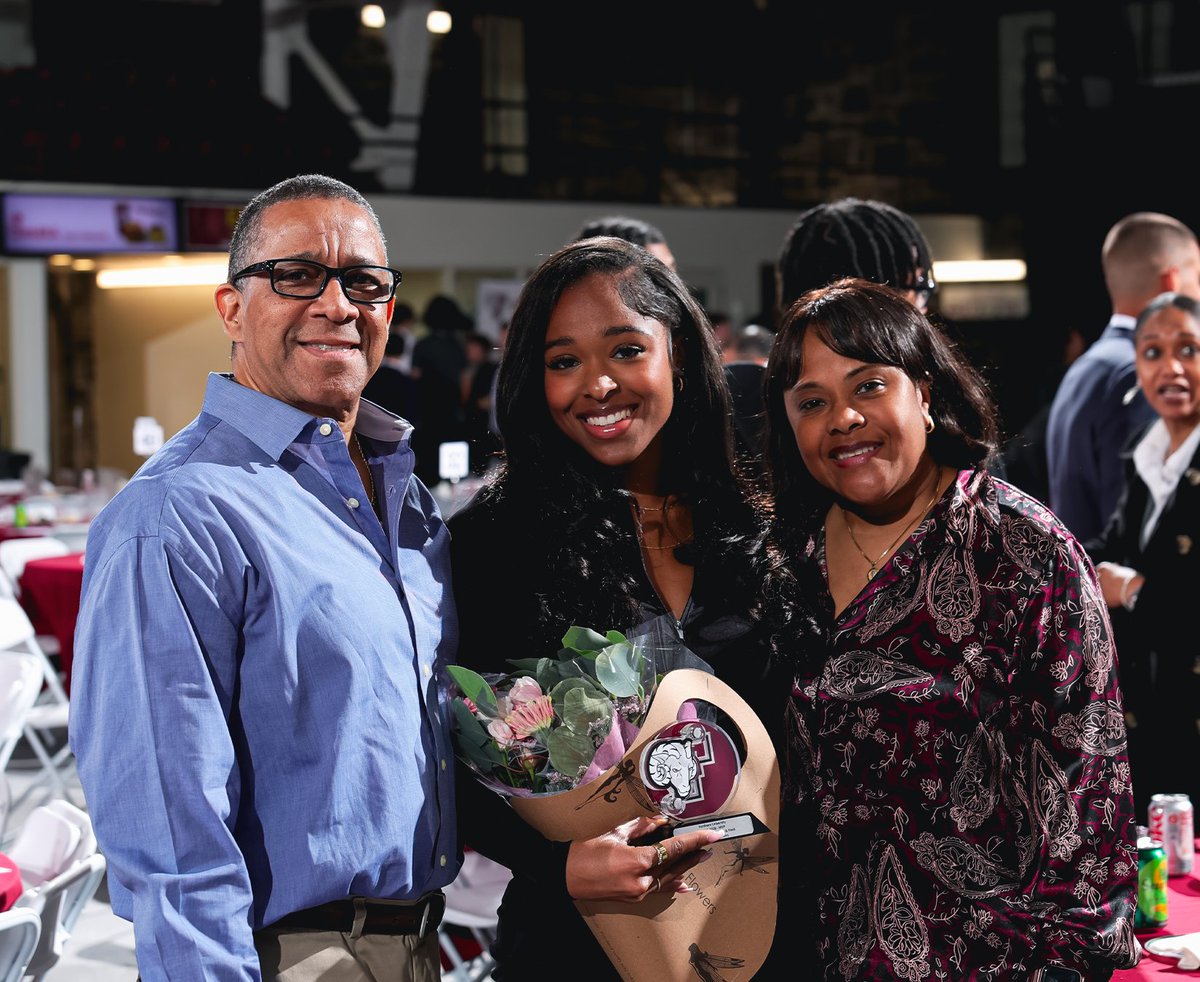 The best of the Bronx 🏆

Last week was all about celebrating the individuals who define excellence for Fordham Athletics. Congratulations to all our Block F award winners and our entire student-athlete body on an amazing year!