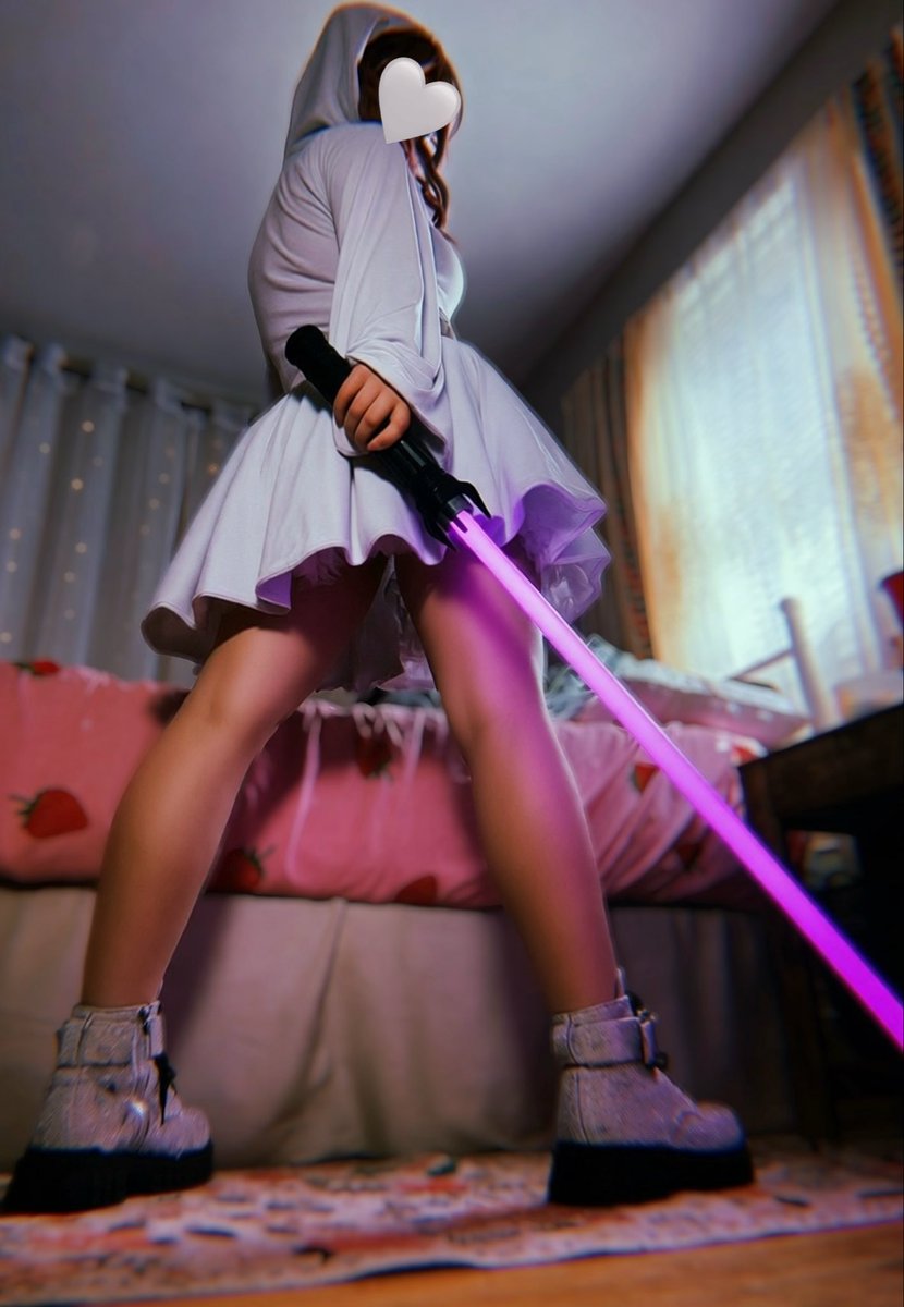 PoisonIvyVT's tweet photo. May the Fourth be with you ☺️ 

Borrowed Windu’s saber for this… https://t.co/upBhk7okgh