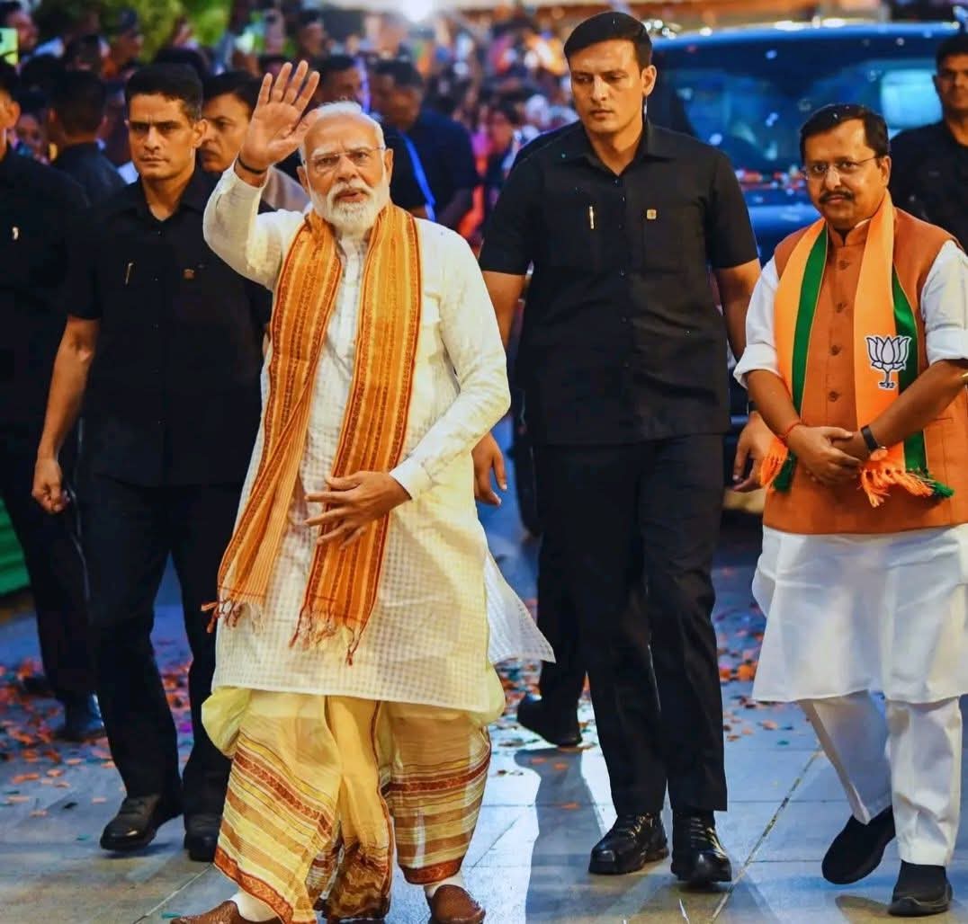 Gulzar__sahab's tweet photo. जिस बंगाल को जीतने का ख्वाब बीजेपी ने वर्षों से देखा था,
उस ख्वाब को नरेंद्र मोदी ने हकीकत मे तब्दील कर दिया है..❤️ https://t.co/EtQqWYkN0o