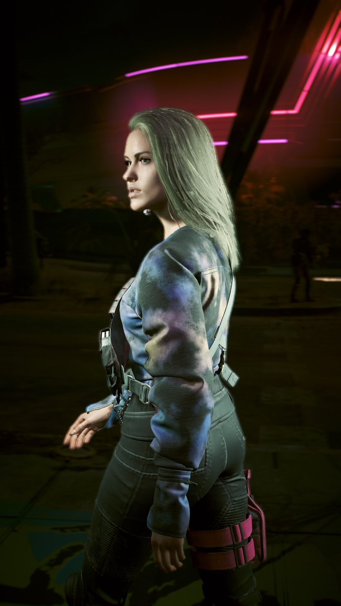 FourGu75a's tweet image. #Cyberpunk2077   
夜のドッグタウンを歩くNPCのお姉さん