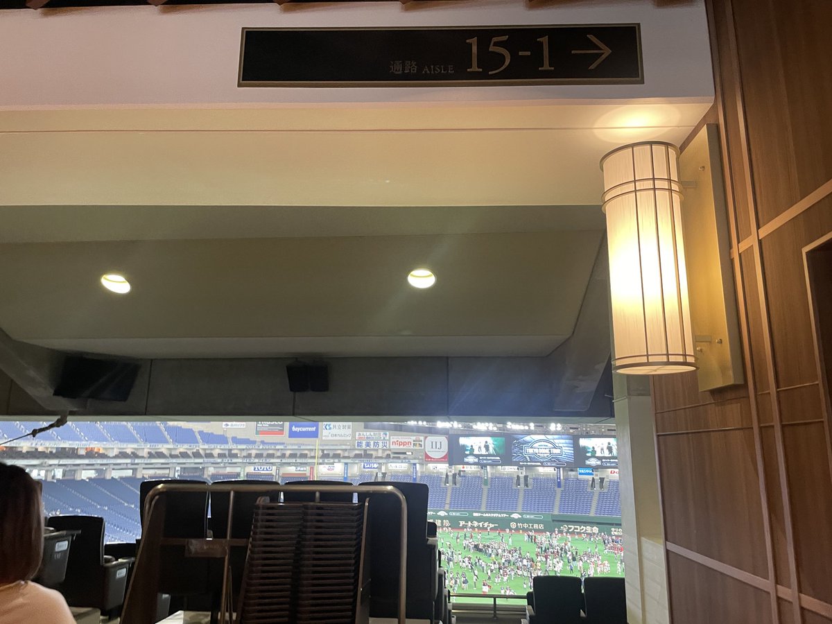 東京ドームツアーアーティストバックヤードコースに参加！9:30-と10:30からの2回転で各1時間。休日は4000円、平日は3500円。バックヤードの予定が無い時しか入れないので、5月は今日ともう1日しか設定がない。お友達と参加を計画する際はまずツアー実施日から確認を🔍👀