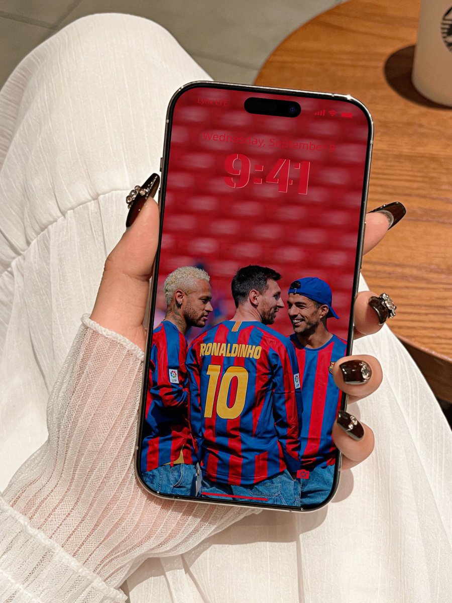 lynxchizzy's tweet image. MSN + the aura of Ronaldinho's #10. 🇧🇷🇦🇷🇺🇾
#Barcelona #MSN
