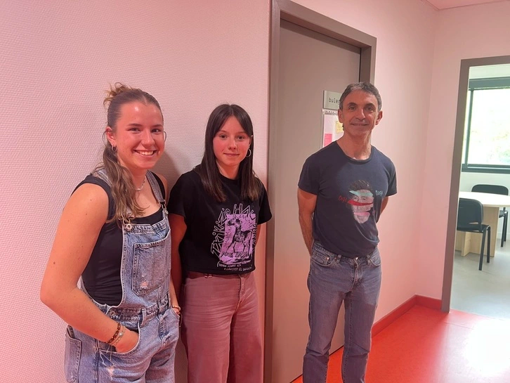 MediabaskInfo's tweet photo. [PODCAST] Étudier en basque, composer en français : la réalité des élèves de Seaska #examens #euskara @seaskaikastola https://t.co/yjqGAM8jyI https://t.co/C4msNzSzvR