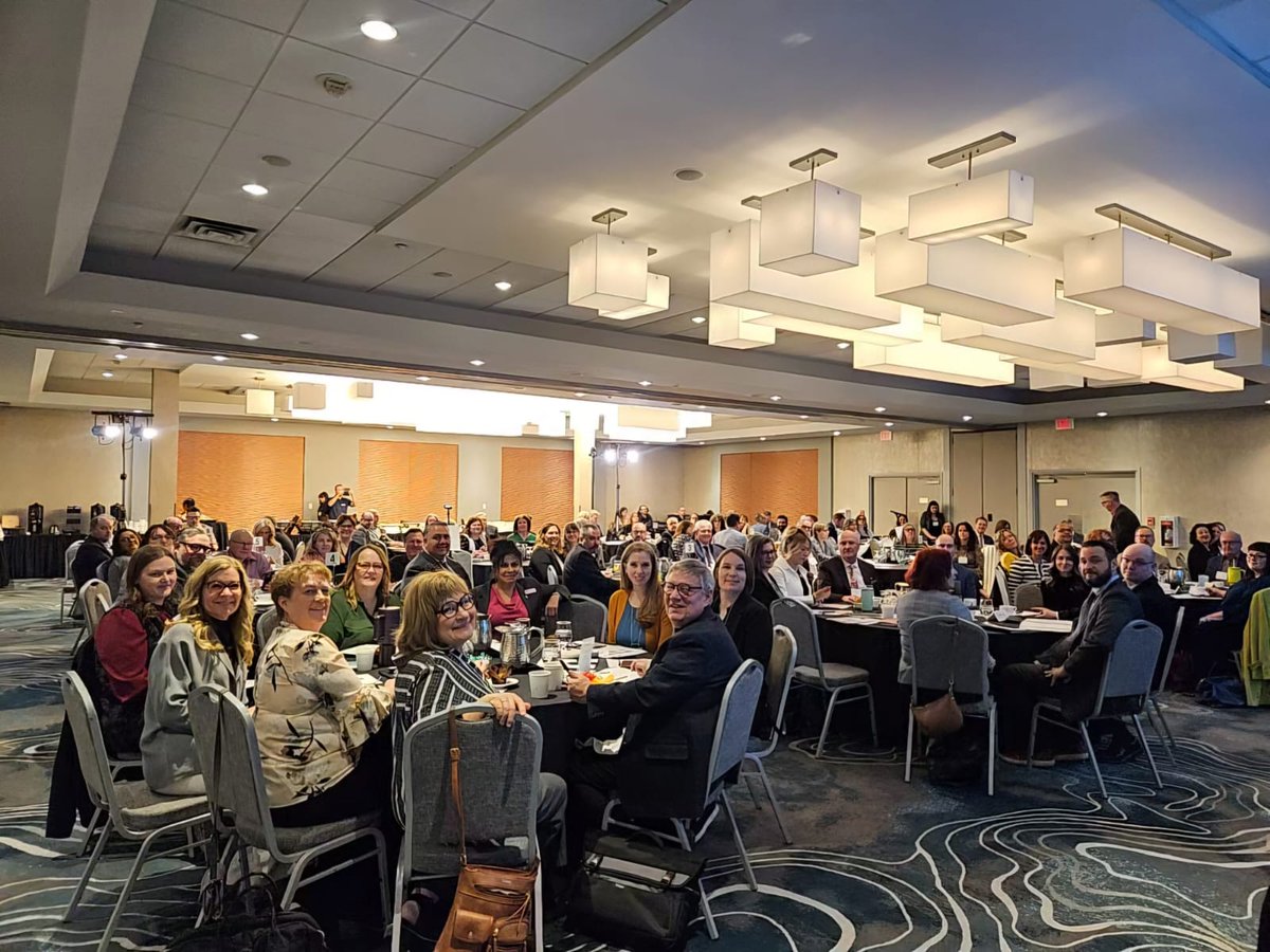 ABSchoolBoards's tweet photo. We are pleased to co-lead an engagement session today with the provincial government bringing together our Board of Directors, Public, Catholic and Francophone School Board Chairs, government officials and education partners including @CASSalberta and @asboalberta #ABed https://t.co/1Lb8yyBgUU
