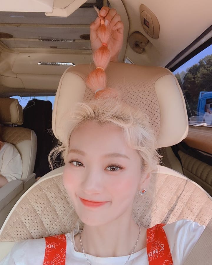 𝐜𝕝ö𝐯er'𝐬 ➶♡➴ 𝑏oo𝐤 ! tweet media