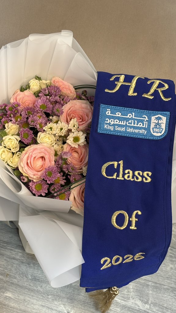 E54Up's tweet photo. اللهم لك الحمد❤️❤️❤️❤️🎓 https://t.co/BEcihsojFp